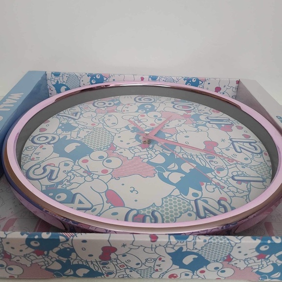 Hello Kitty and Friends analog display wall decor clock 14in brand new - Picture 5 of 11